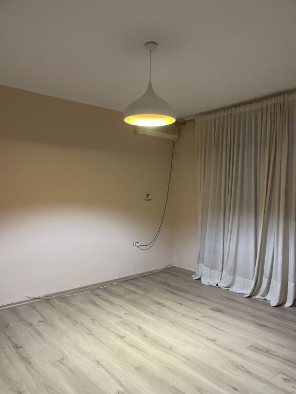 UFFICIO IN AFFITTO 96M2 PIAZZA WILLSON 100.000 LEKE FH-71281