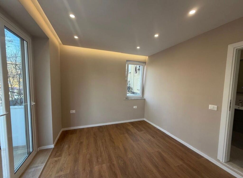🏢 Ambient biznesi me qera në 📍 Rrugën Mine Peza, Tiranë💶 Çmimi: 430€/muaj