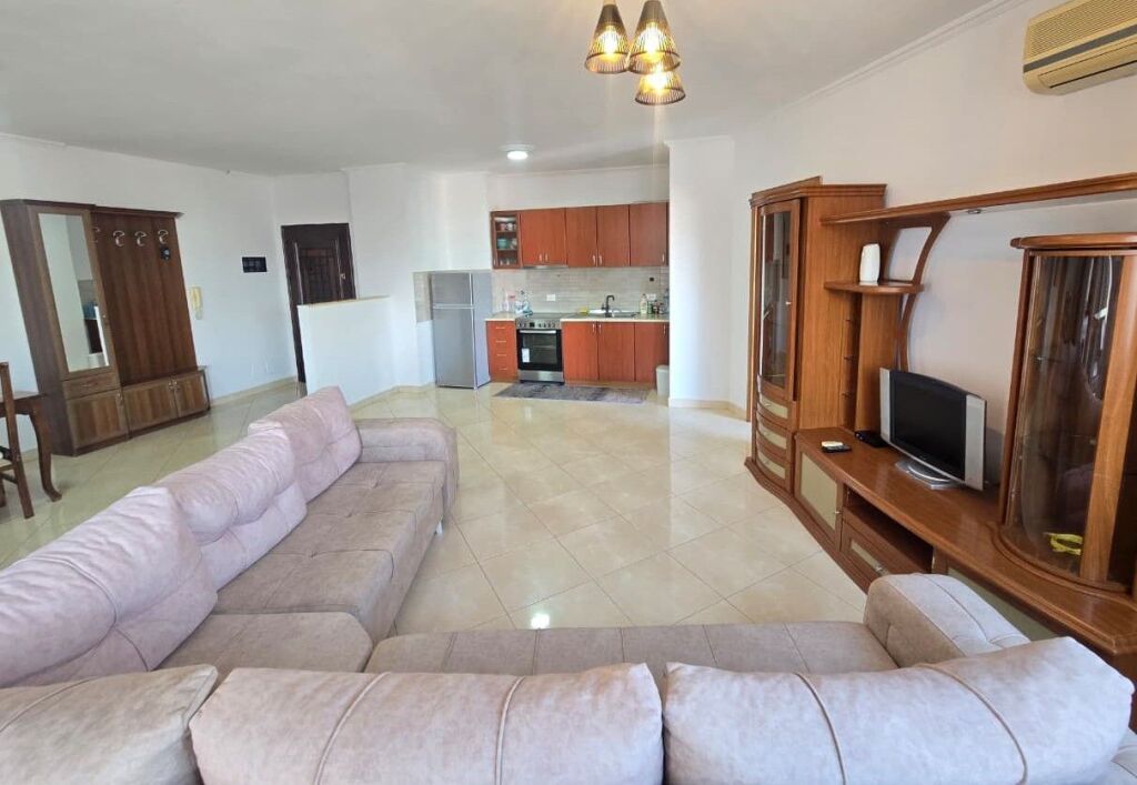 🏡 Apartament 2+1 me Qira – Rruga e Barrikadave
