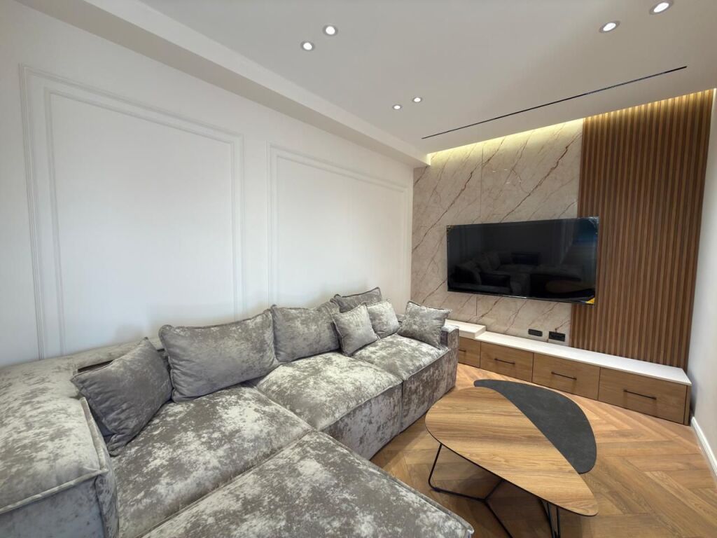 For sale, Apartment 2+1+ Balcony, ” Pallati me Shigjeta ”, Tirana.