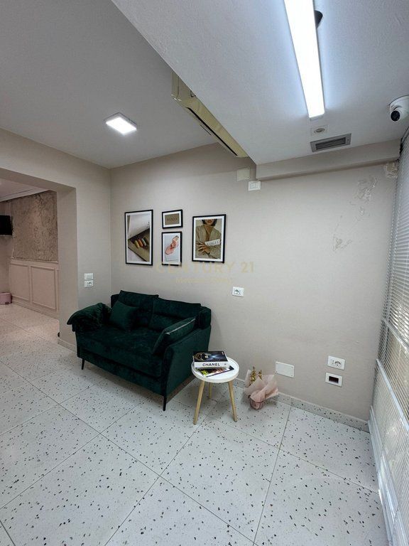 Business Premises (Nails Room) for Rent, Ballet School!