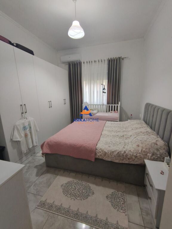 VENDESI APPARTAMENTO 2+1+BALCONE "VICINO AL RISTORANTE FRESKU" 128.000 LEKE