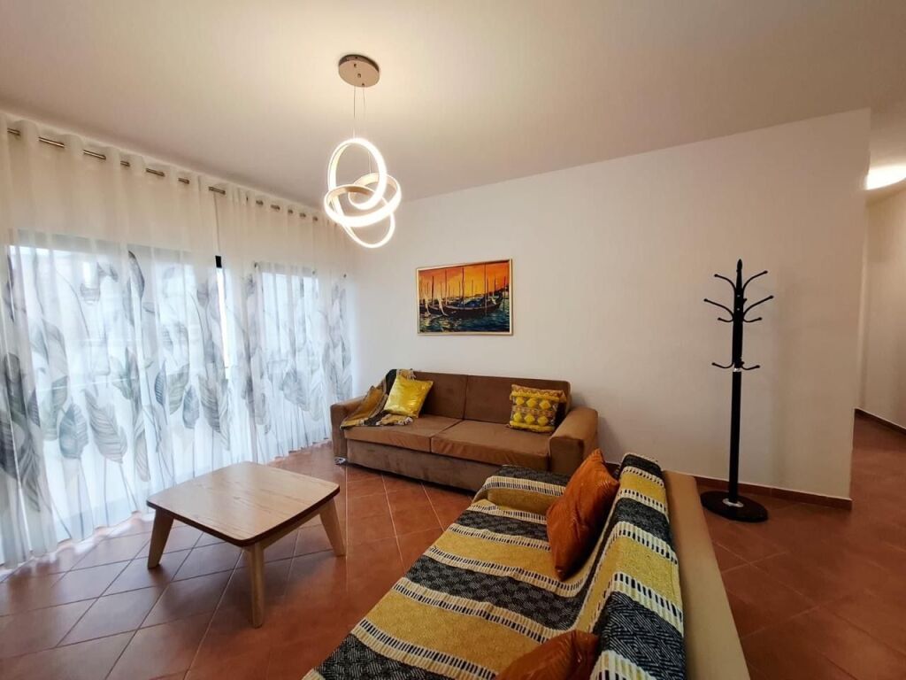 🏡 Appartamento 2+2+1 + balcone in affitto 📍 Via Him Kolli, Myslym Shyri (vicino alla Chiesa Cattolica)