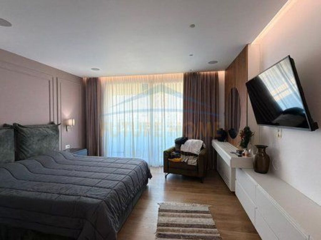 Apartment 3+1+2 + 2 Parking Spaces for Sale, Elbasan Street