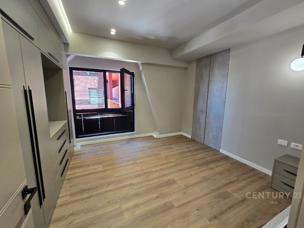 Apartment 2+1+2 for sale at Garden Building Tirana