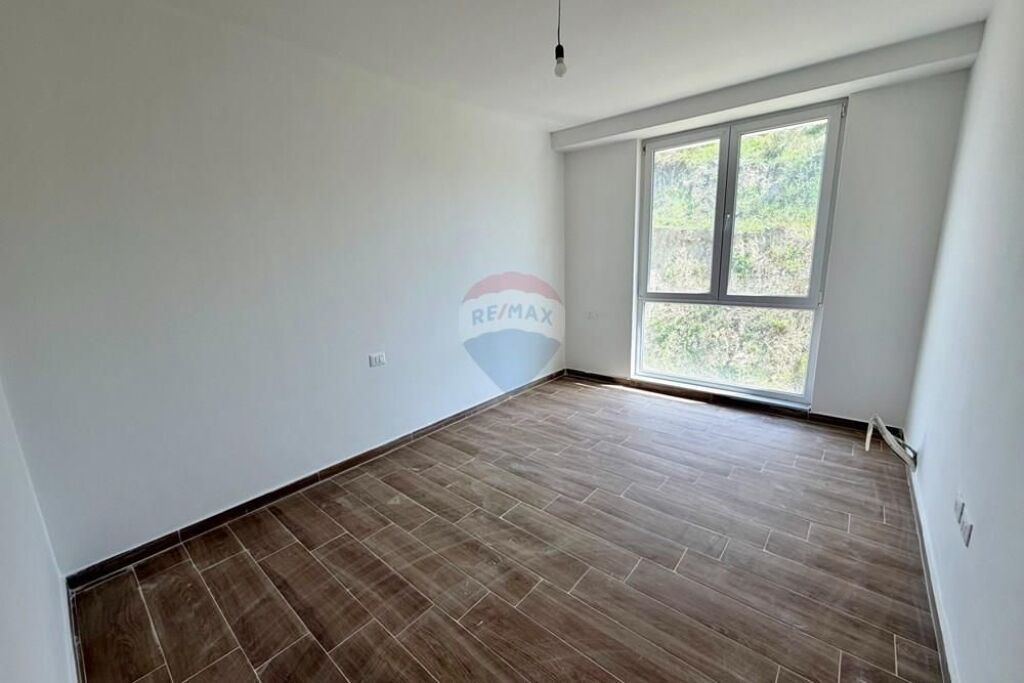Appartamento - In Affitto - Via 5 Maji, Tirana