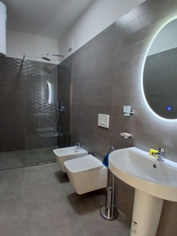 🏡 Jepet me qera apartament 2+1 – Zogu i Zi