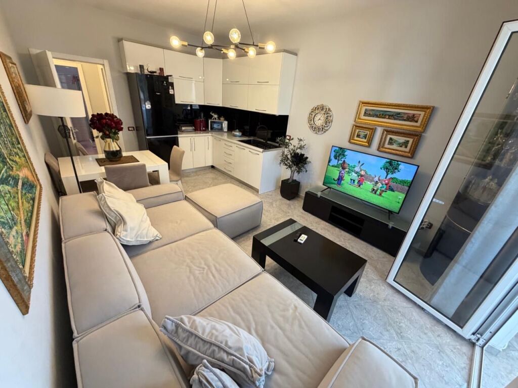 🏡 Appartamento 2+1 in affitto 📍 Via Vace Zela, ex-Parco degli Autobus  🏢 7° piano, con ascensore 💶 Prezzo: 500€ / mese  📲