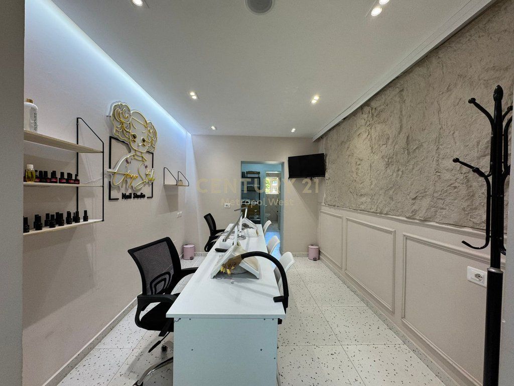 Business Premises (Nails Room) for Rent, Ballet School!