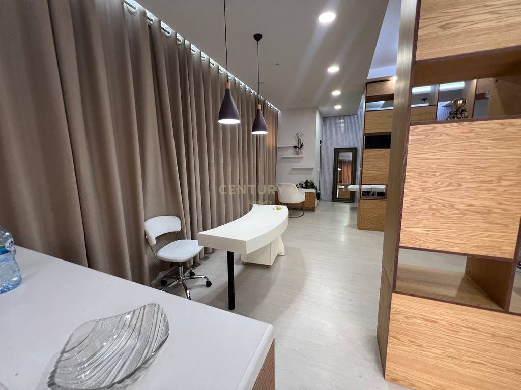 COMMERCIAL SPACE FOR RENT AT THE ARROW BUILDING
