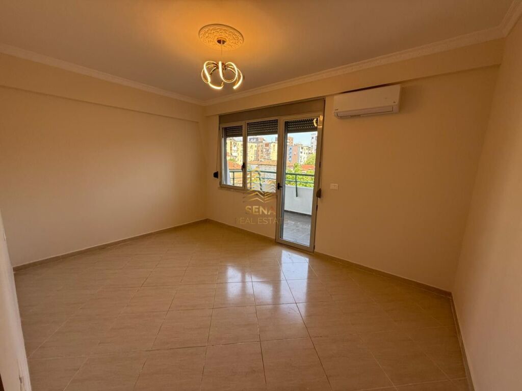 Rent, Business premises 3+1+2+2blk, Selvia, 1000 Euro/month