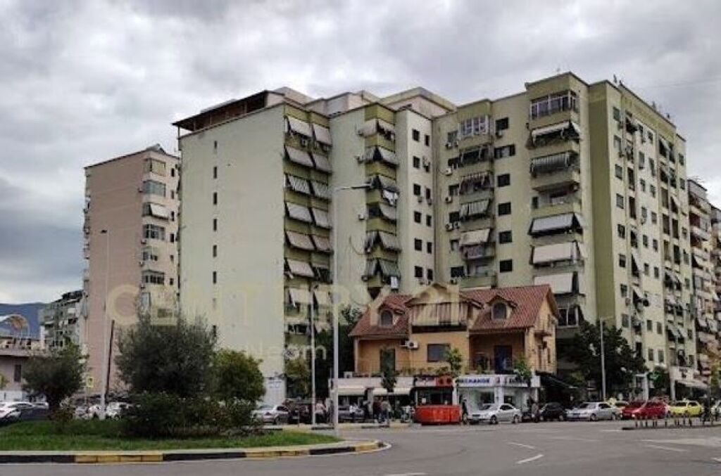 QIRA, ZYRE / KLINIKE TEK KOMUNA PARISIT!!