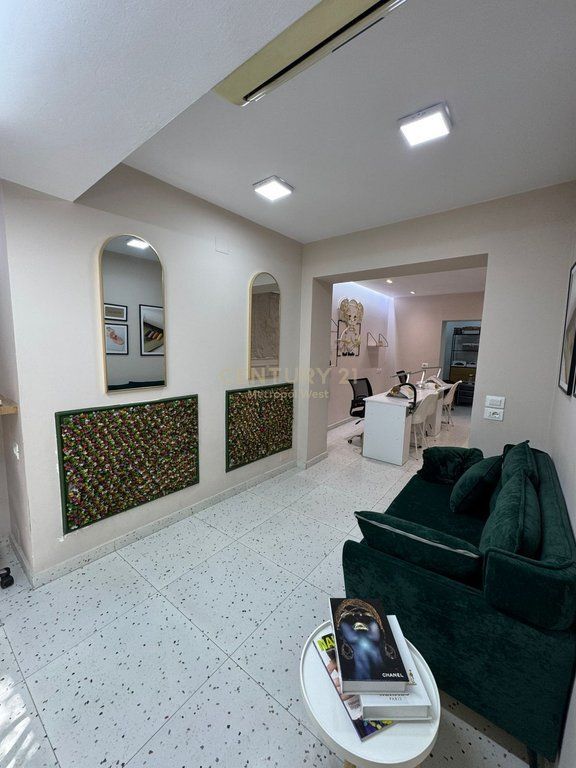 Business Premises (Nails Room) for Rent, Ballet School!