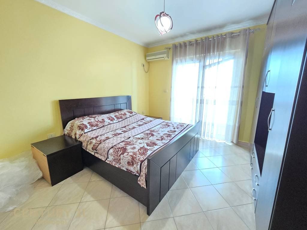 Affittiamo appartamento 2+1+2+garage in via Jordan Misja!