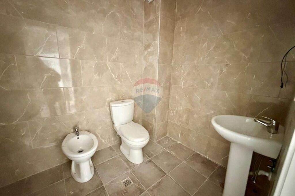 Appartamento - In Affitto - Via 5 Maji, Tirana