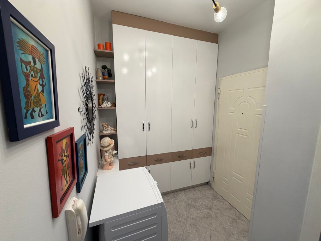 Jepet Apartamenti me qira 2+1 📍Rruga Vaçe Zela 21 dhjetori