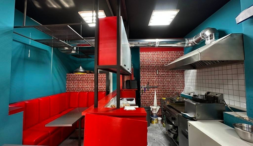 Fast Food ( Burger) ne shitje , Rr Kosovarve
