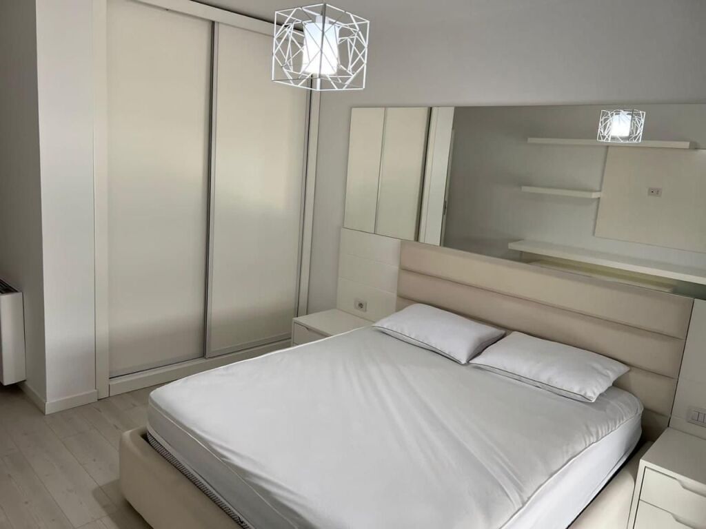 Abbiamo un appartamento con vista mare completa per affitto a lungo termine Lungomare Vlore