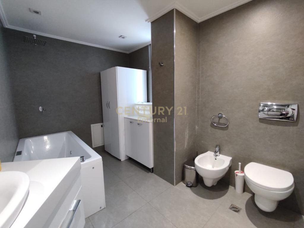 Appartamento 3+1+2 in affitto a Nobis, Lago