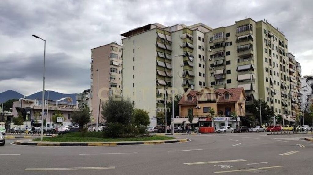 QIRA, ZYRE / KLINIKE TEK KOMUNA PARISIT!!
