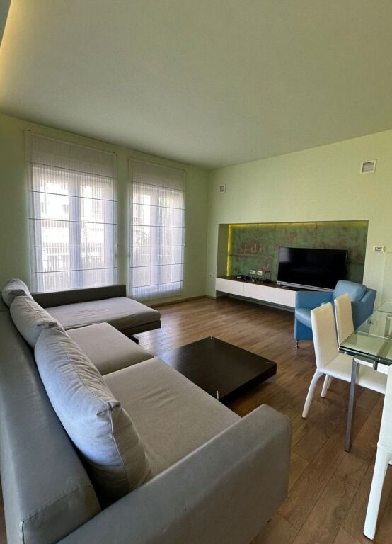 AFFITTASI VILLA SU 4 PIANI – White House, TEG