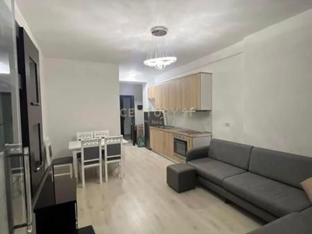 APARTAMENT 1+1 ME QERA TEK ISH FUSHA AVIACIONIT