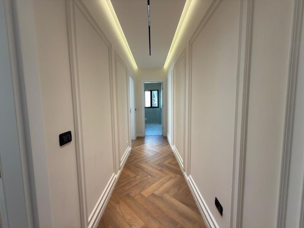 For sale, Apartment 2+1+ Balcony, ” Pallati me Shigjeta ”, Tirana.