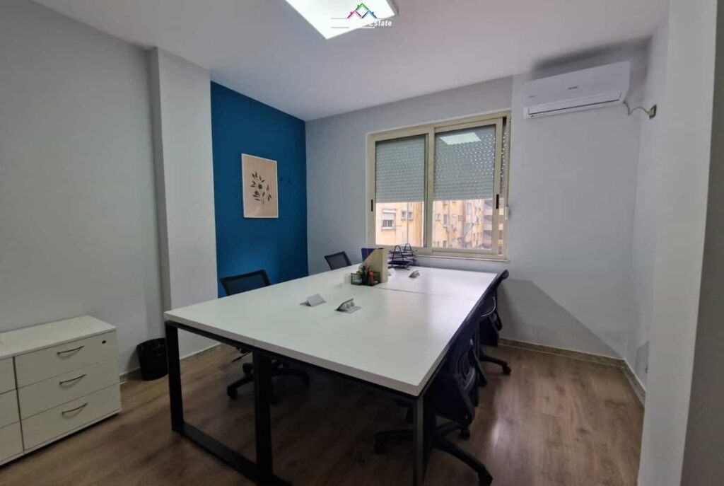 Zyre Me Qera Ne Bllok (ID BZ2351) Tirane.
