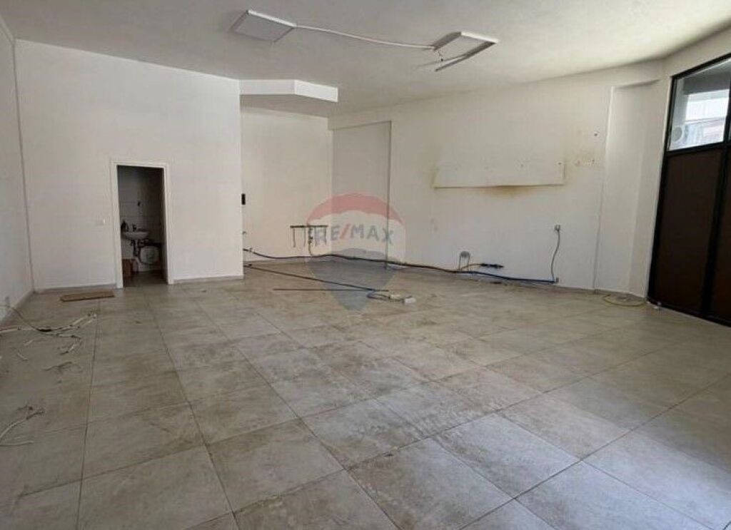 Commercial space for rent at Bulevardi Ri ID: 530191075-44