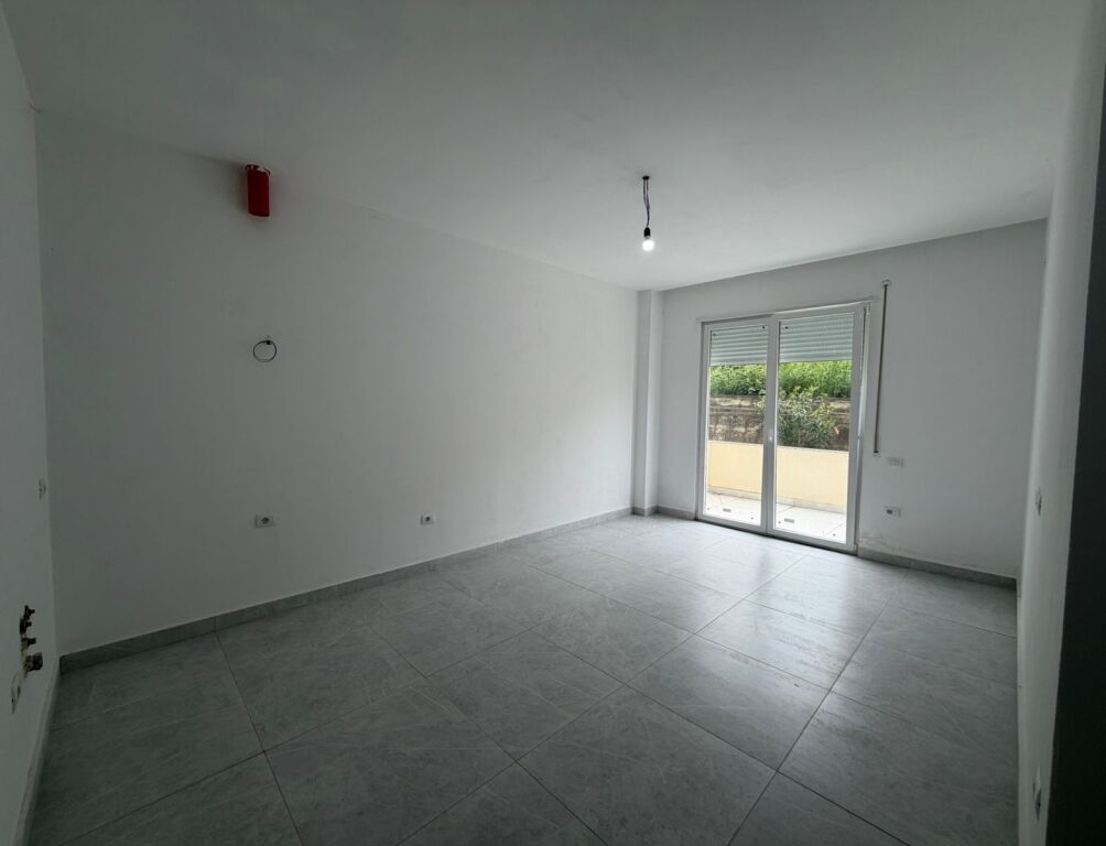 Vendesi in vendita 1+1 Shkembi Kavajes