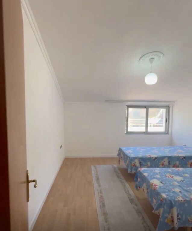 Shitet,Apartament 1+1+Verande, Rruga e Thesarit, Fresk
