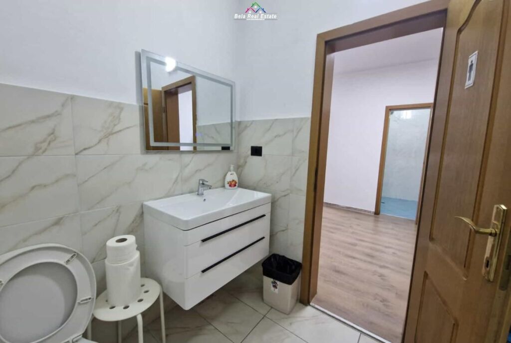 Zyre Me Qera Ne Bllok (ID BZ2351) Tirane.