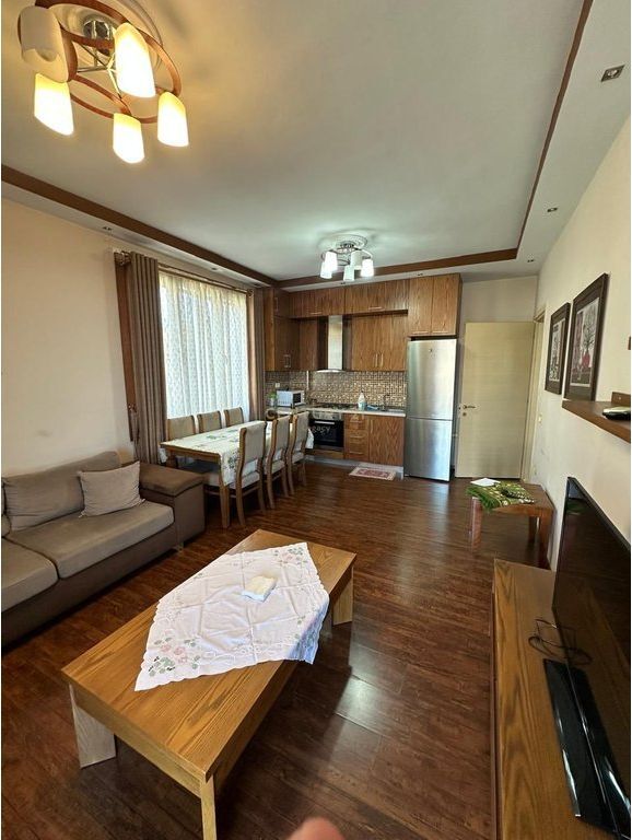 epet me qera apartament 1+1 në zonën e Freskut,