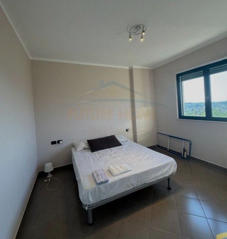 Shitet, Apartament 2+1+2, Fresk.