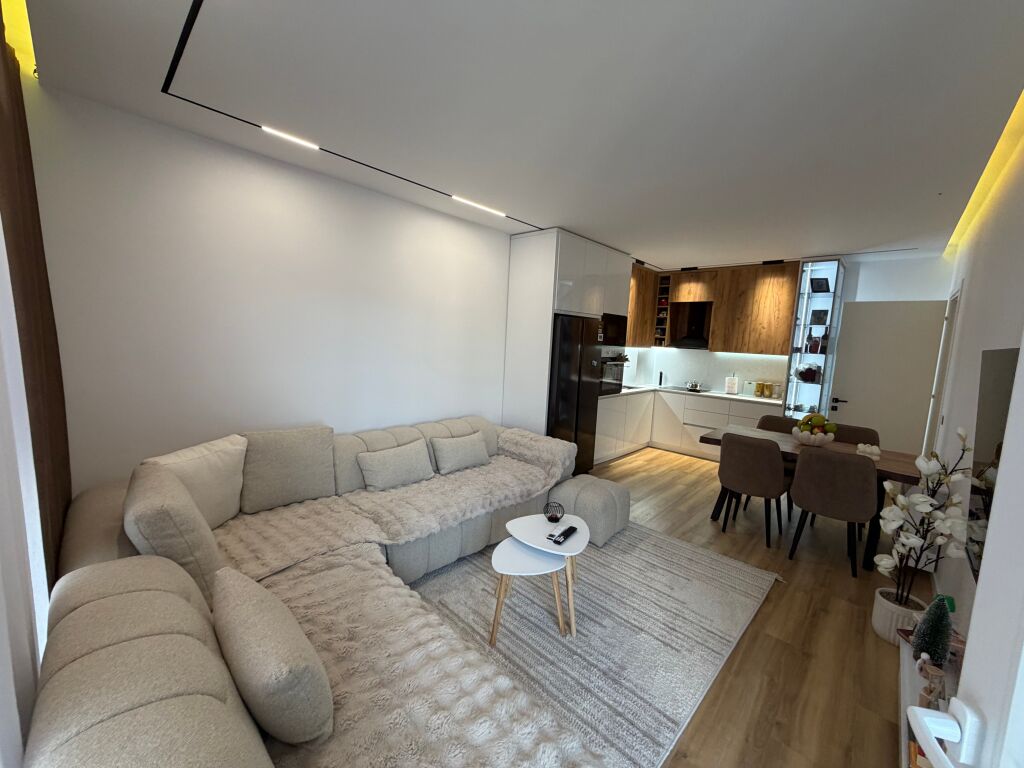 Furnished 2+1 apartment for sale 🏡  📍 Location: Univers City area • Area: 96.54 m² • Layout: 2 bedrooms + living room + kitchen + bathroom • Condition: furnished, ready to move in  The apartment offers spacious areas and functional layout, ideal for family or investment.  💰 Price: 145,000 €  📩 For more information or for a visit, contact privately.