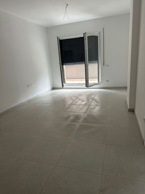 🏢 Jepet me qera apartament 2+1 në Paskuqan💰 60,000 lekë/muaj