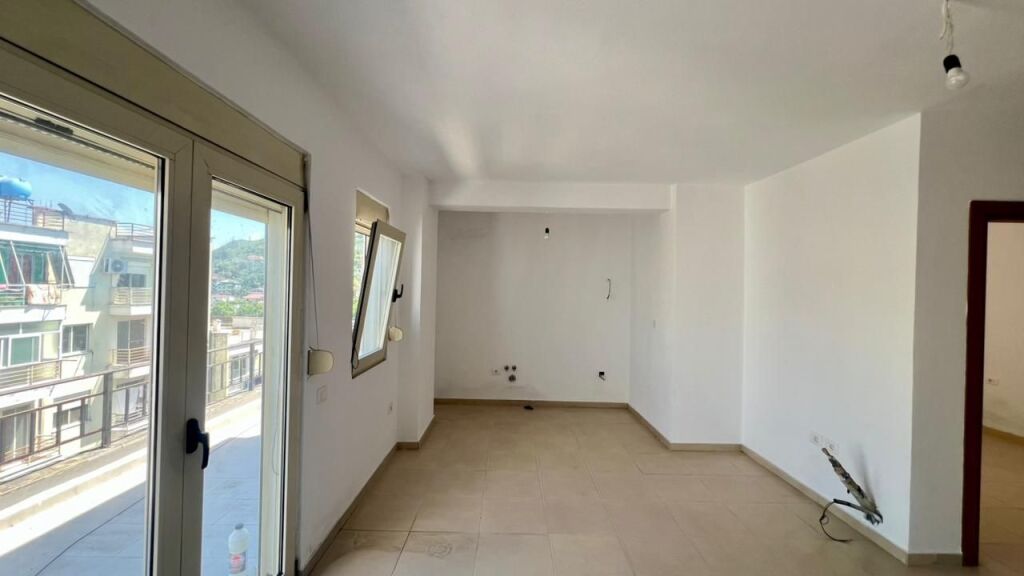 🏠ATTICO IN VENDITA: 2+1+2wc (172m²)  📍 Yzberisht 🔥  989€/m2  🔥  OCCASIONE PAZZESCA   -  139,500€ - Palazzo V.2016  ( Vicino a k. Cabej)