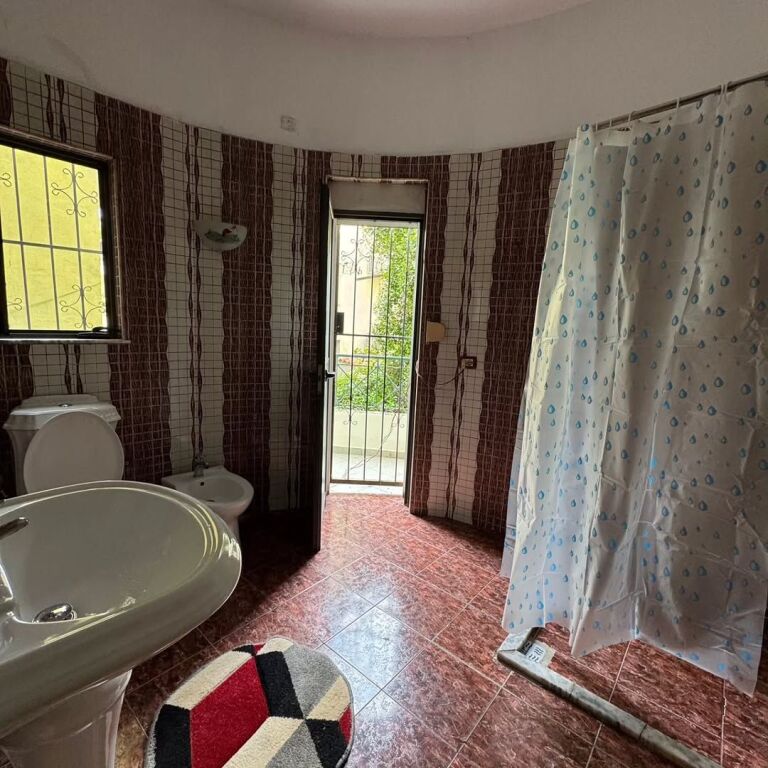 Shitet..!! 📍 Selitë (Universiteti Marin Barleti) Apartament 3+1+2