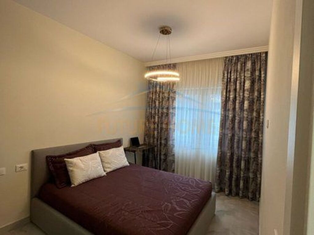 Qera, Apartament 1+1, Foleja e Gjelbër, Zogu i Zi, Tiranë.