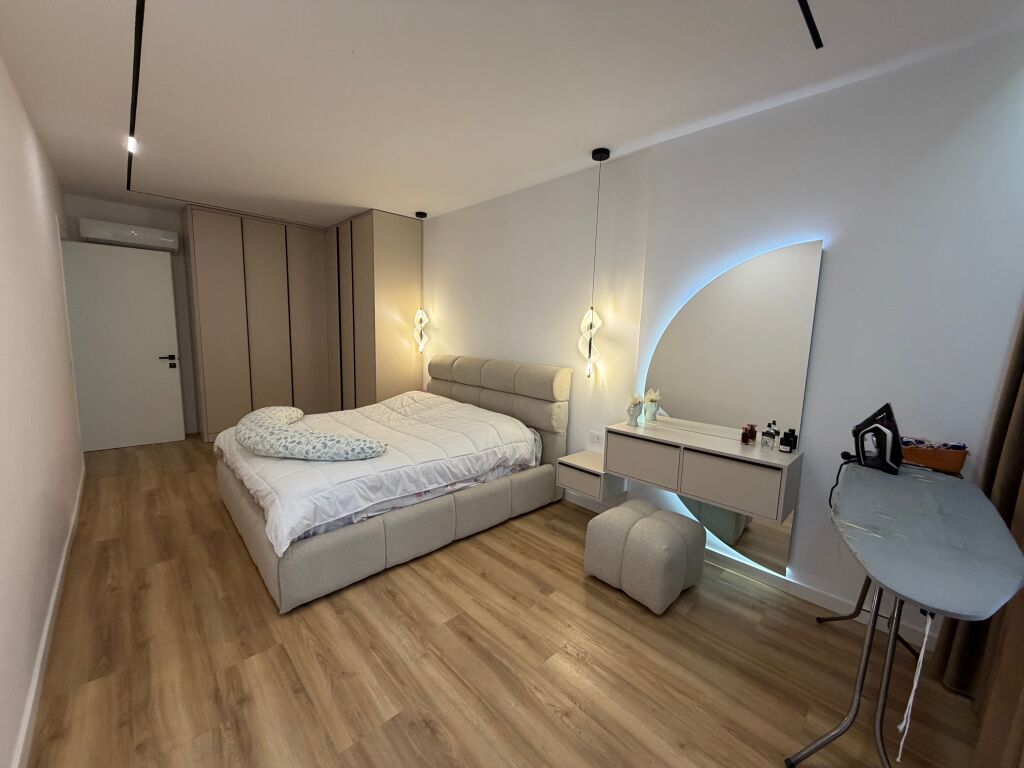 Furnished 2+1 apartment for sale 🏡  📍 Location: Univers City area • Area: 96.54 m² • Layout: 2 bedrooms + living room + kitchen + bathroom • Condition: furnished, ready to move in  The apartment offers spacious areas and functional layout, ideal for family or investment.  💰 Price: 145,000 €  📩 For more information or for a visit, contact privately.