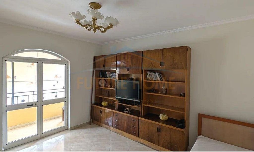 In vendita, Appartamento 2+1, Via Muhamet Gjollesha, Tirana