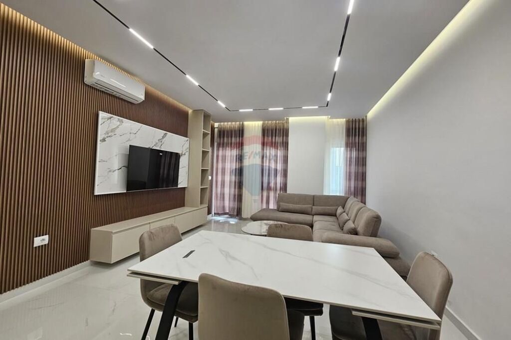 Apartament 1+1+post parkimi per qira tek Zogu i Zi
