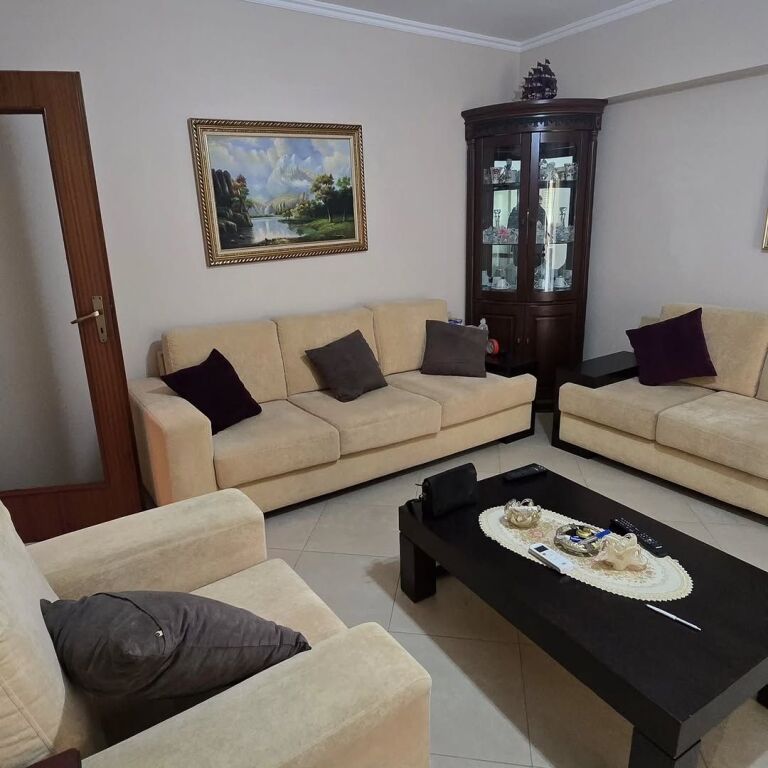 In vendita Bllok (Vicino a Piazza Willson) 🏠 Appartamento 2+Cucina+1+2 (Possibilità di divisione 3+1)  
