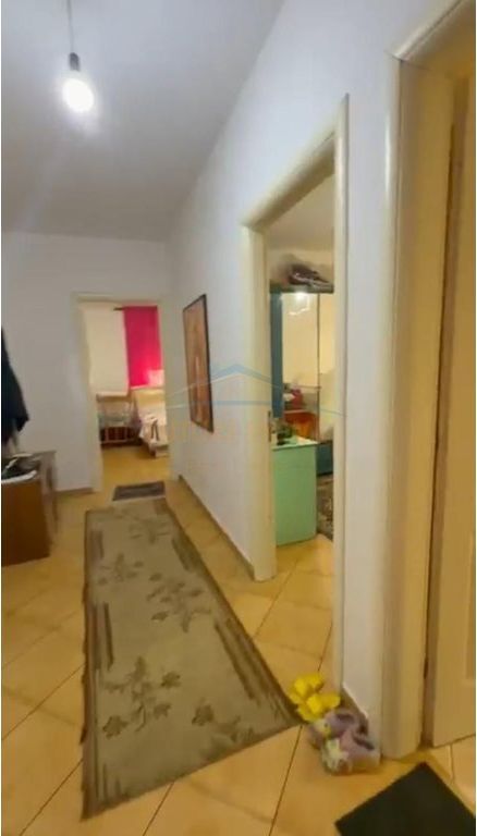 Shitet, Apartament 3+1, Fresku, Tiranë.