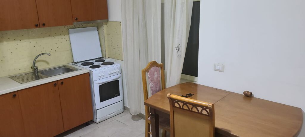 APARTAMENT 1+1 ME QERA TE TREGU ELEKTRIK