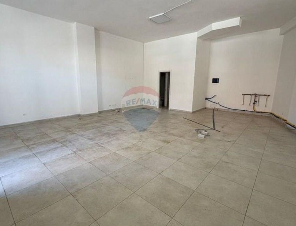 Commercial space for rent at Bulevardi Ri ID: 530191075-44