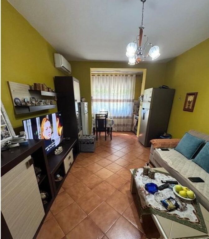 SHITET APARTAMENT 2+1 TE MEDRESEJA, Albania