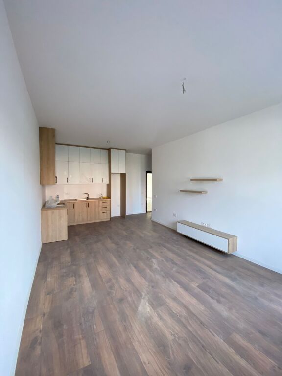 Apartament 2+1 me qera, Paskuqan