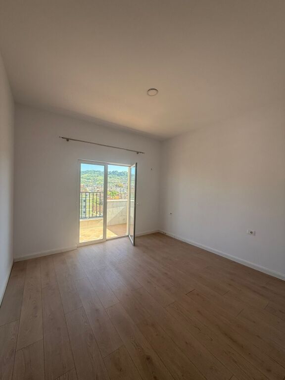 🏡 2+1 Apartment for rent in Misto Mame near the Çabej buildings