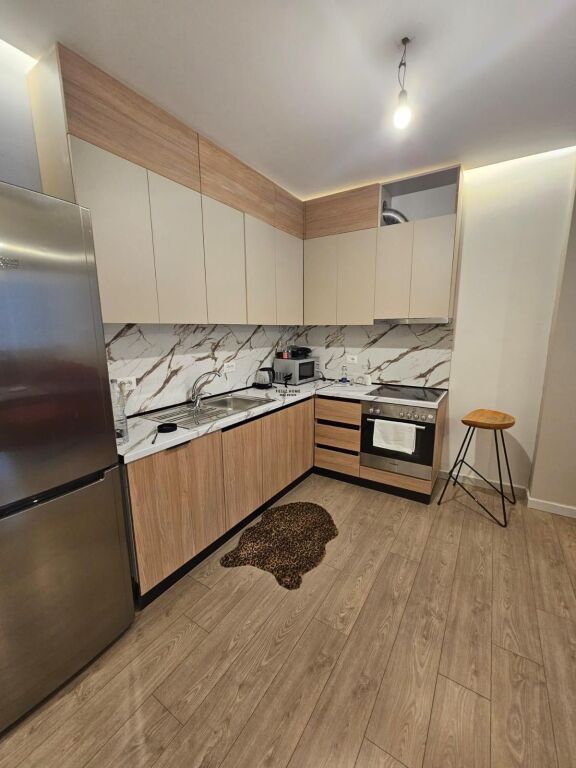 VENDESI APPARTAMENTO 2+1+2 ZOGU I ZI 235.000 EURO FH-71792